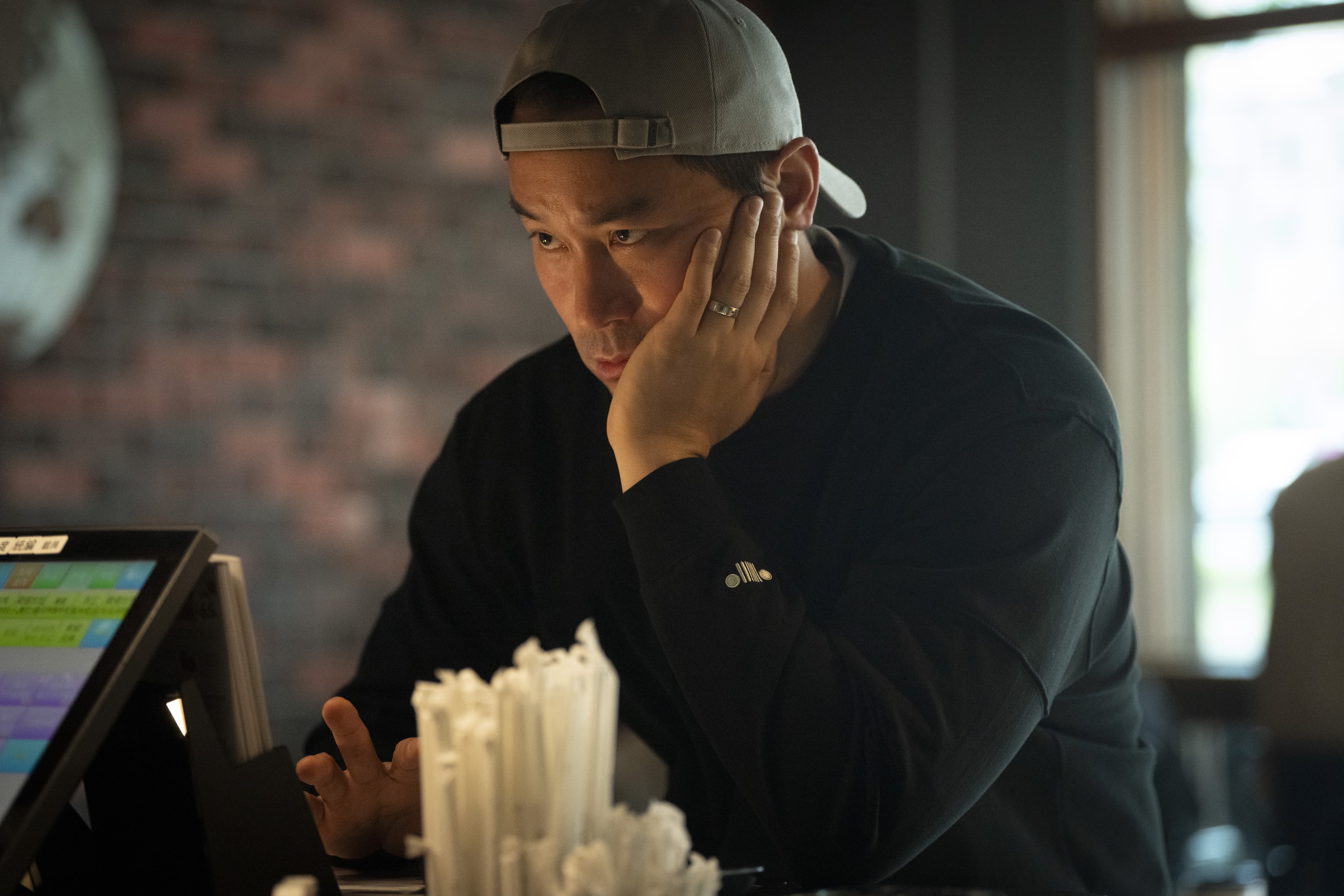 張孝全演中年過氣歌手自嘲「變油了」　坦言學習離開舞台：有點真情流露